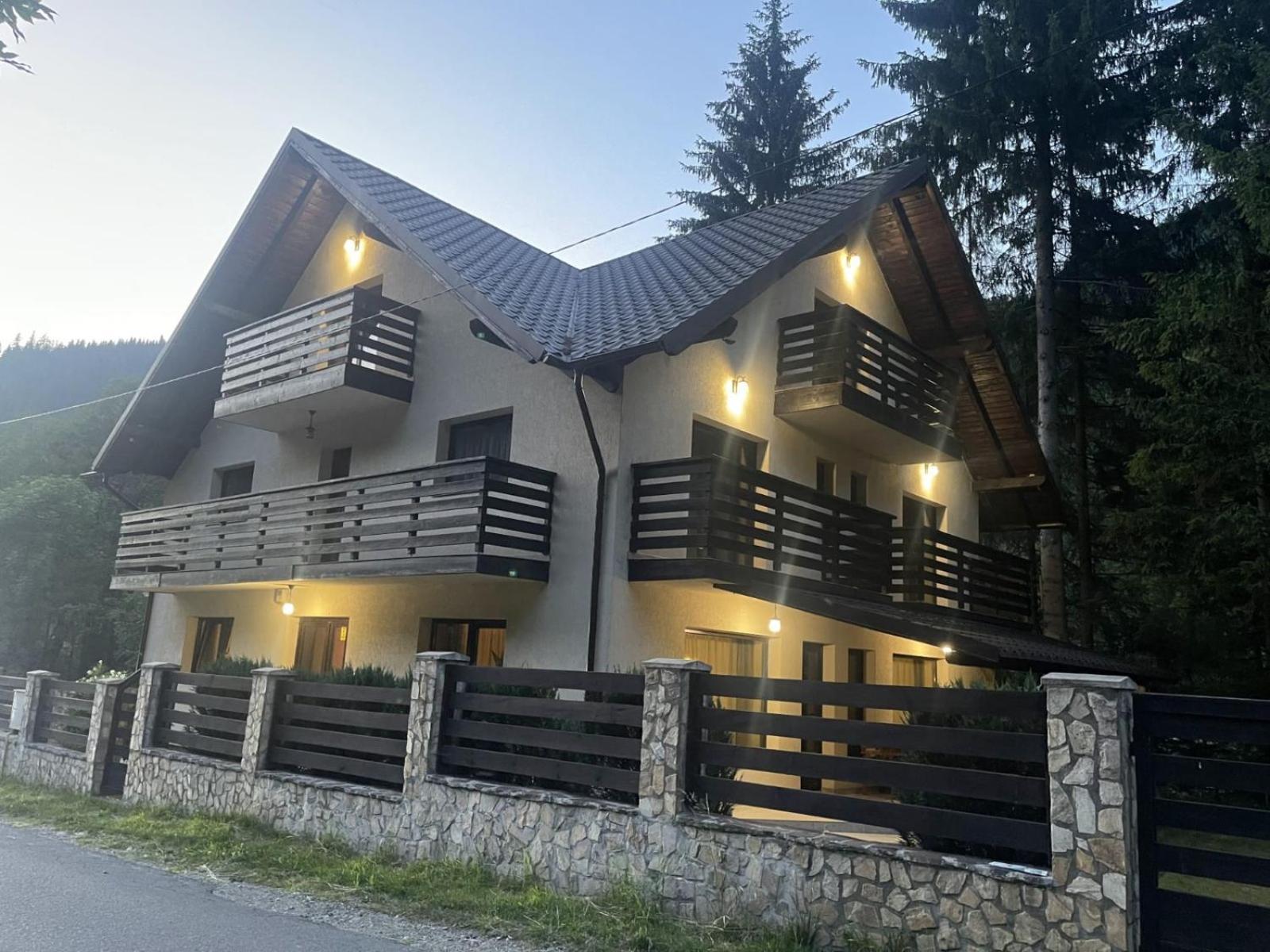 Vila Green & White Moeciu De Sus Exterior photo